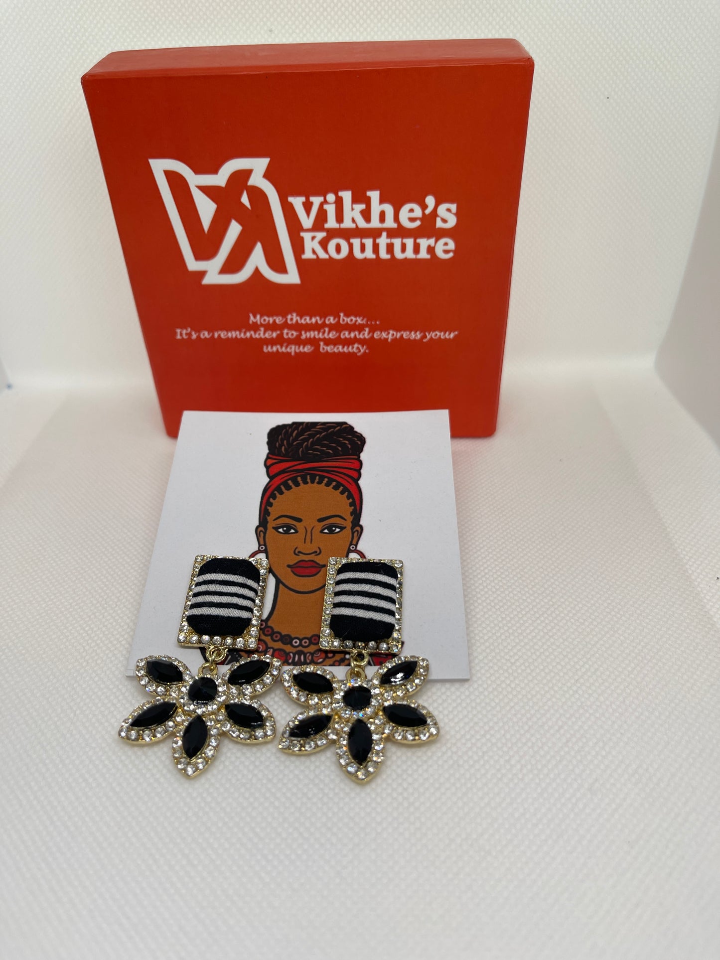 STAR Earring (Black)