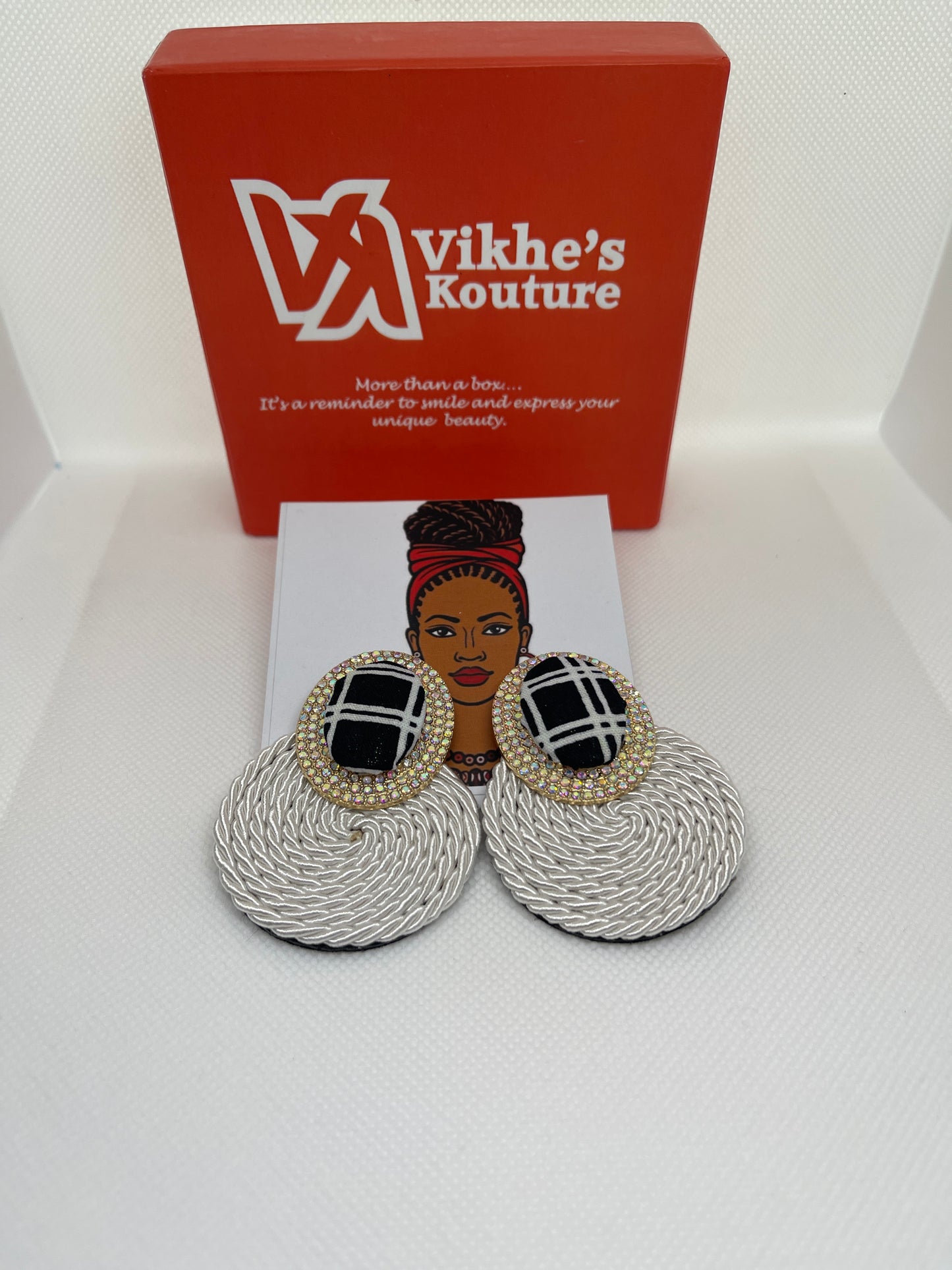 Jewel white Earring