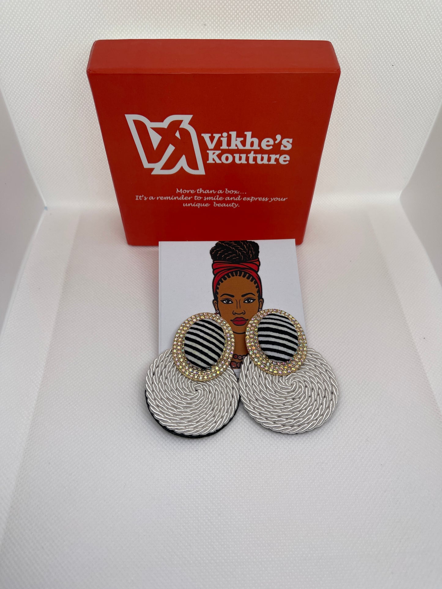 Jewel white Earring