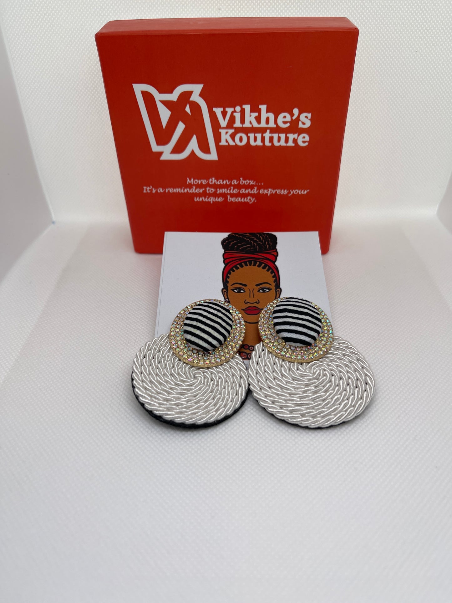 Jewel white Earring