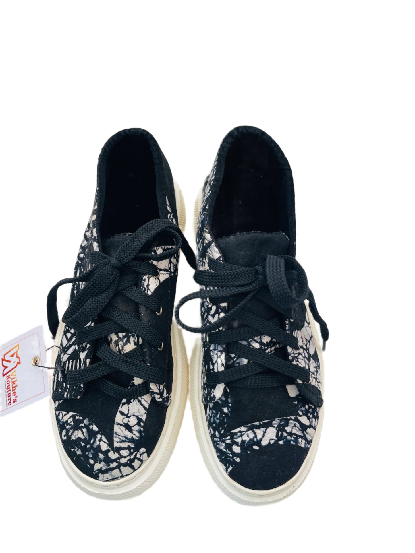 V-KICKS (Black & White) 39