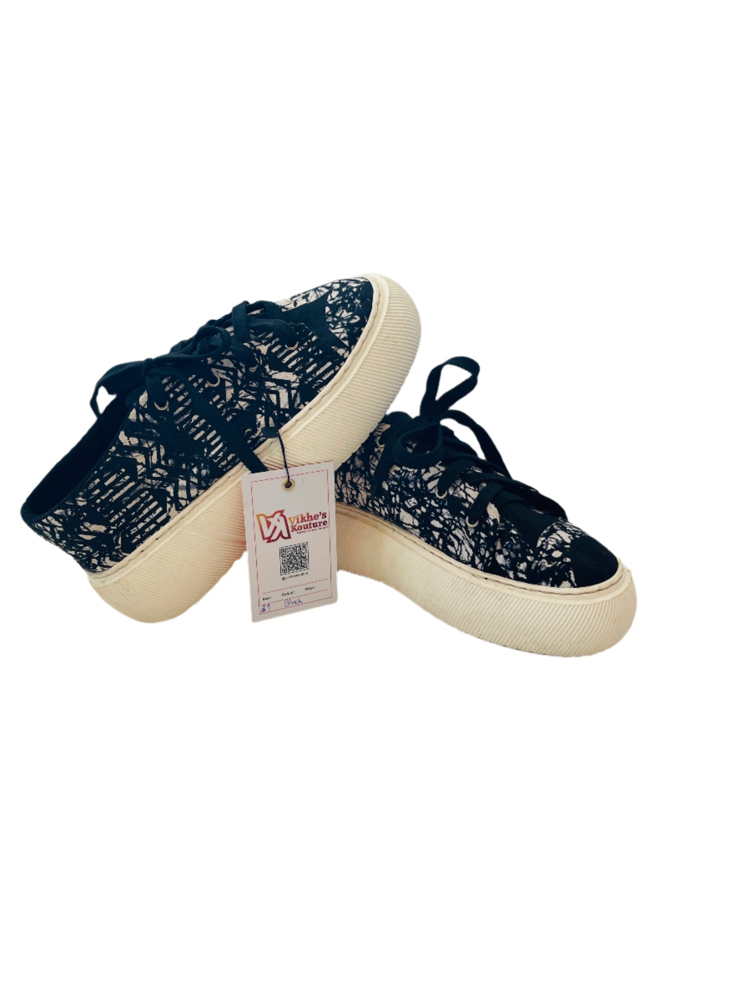 V-KICKS (Black & White) 39