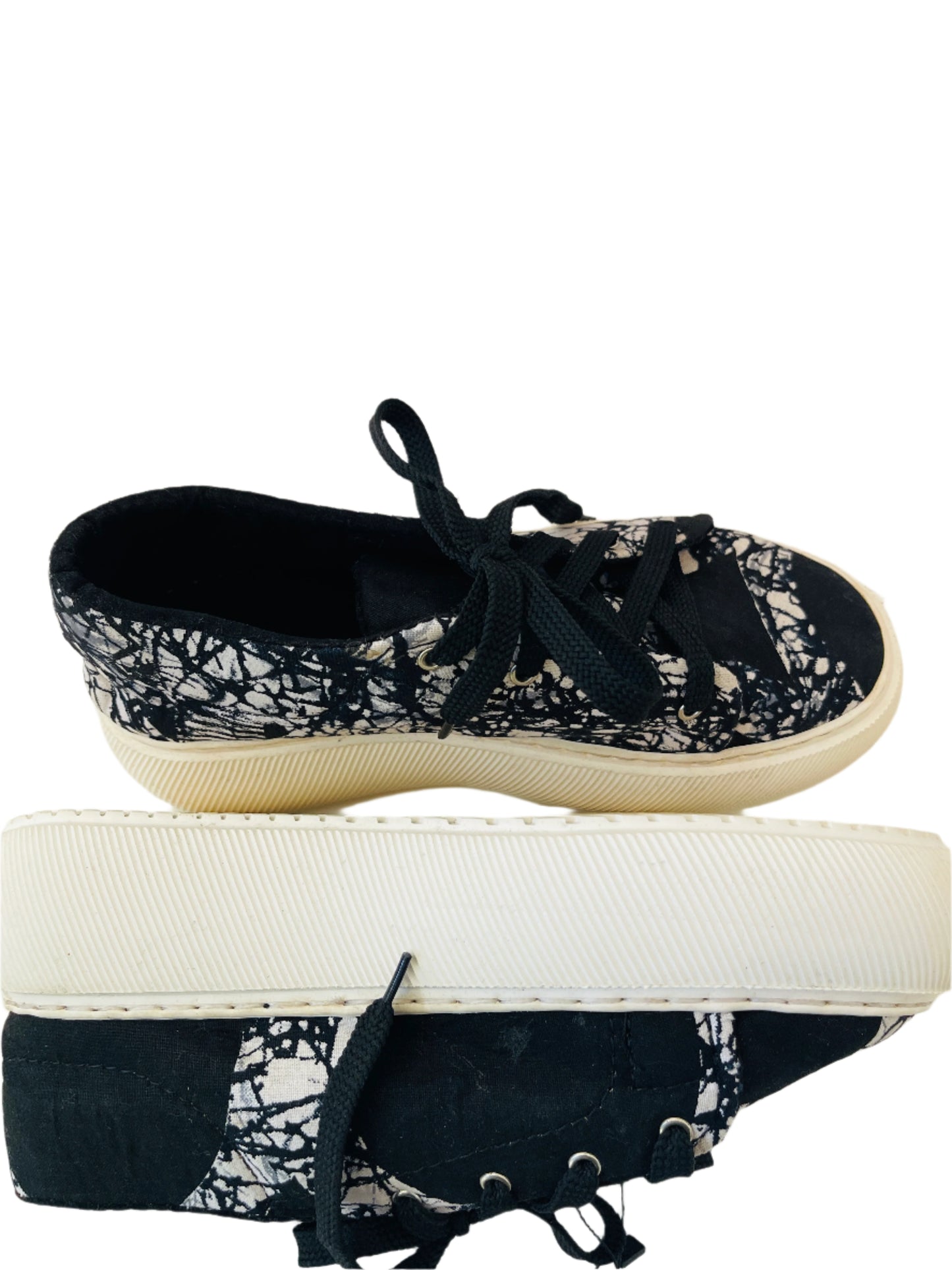 V-KICKS (Black & White) 39