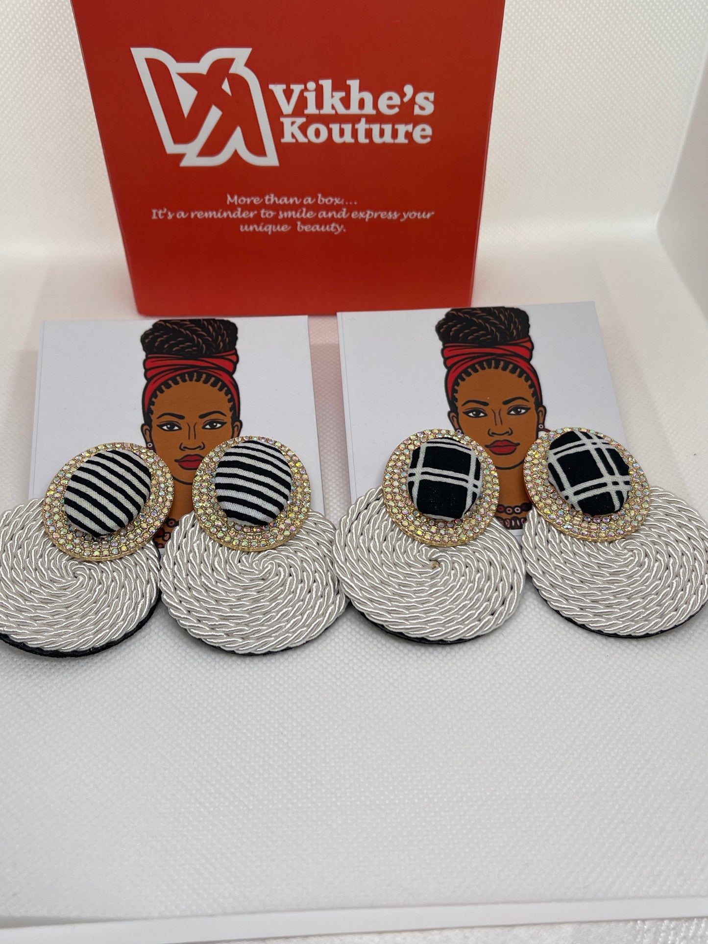 Jewel white Earring